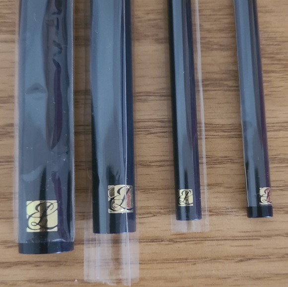 Estee Lauder Makeup Brushes with Case - Picture 5 of 8